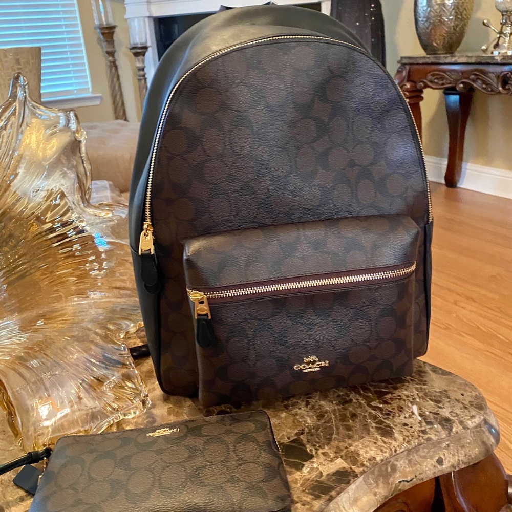 Authentic Coach Signature Backpack - Picture 3 of 4